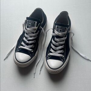 Converse All Star Black and White Sneakers for men and women
Size 7 (w) 5 (m)